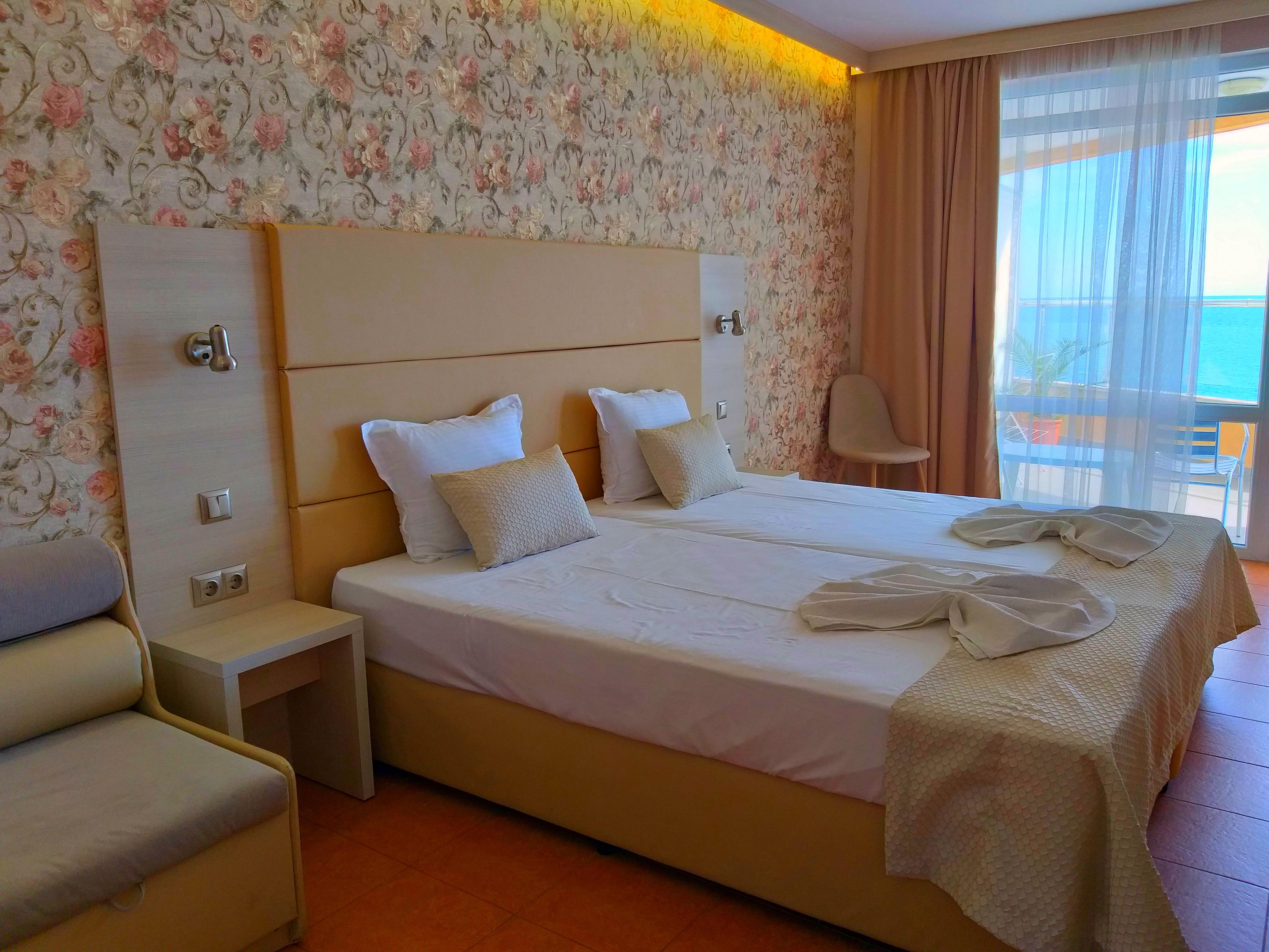 Aphrodite Beach Hotel Nesebar Bagian luar foto