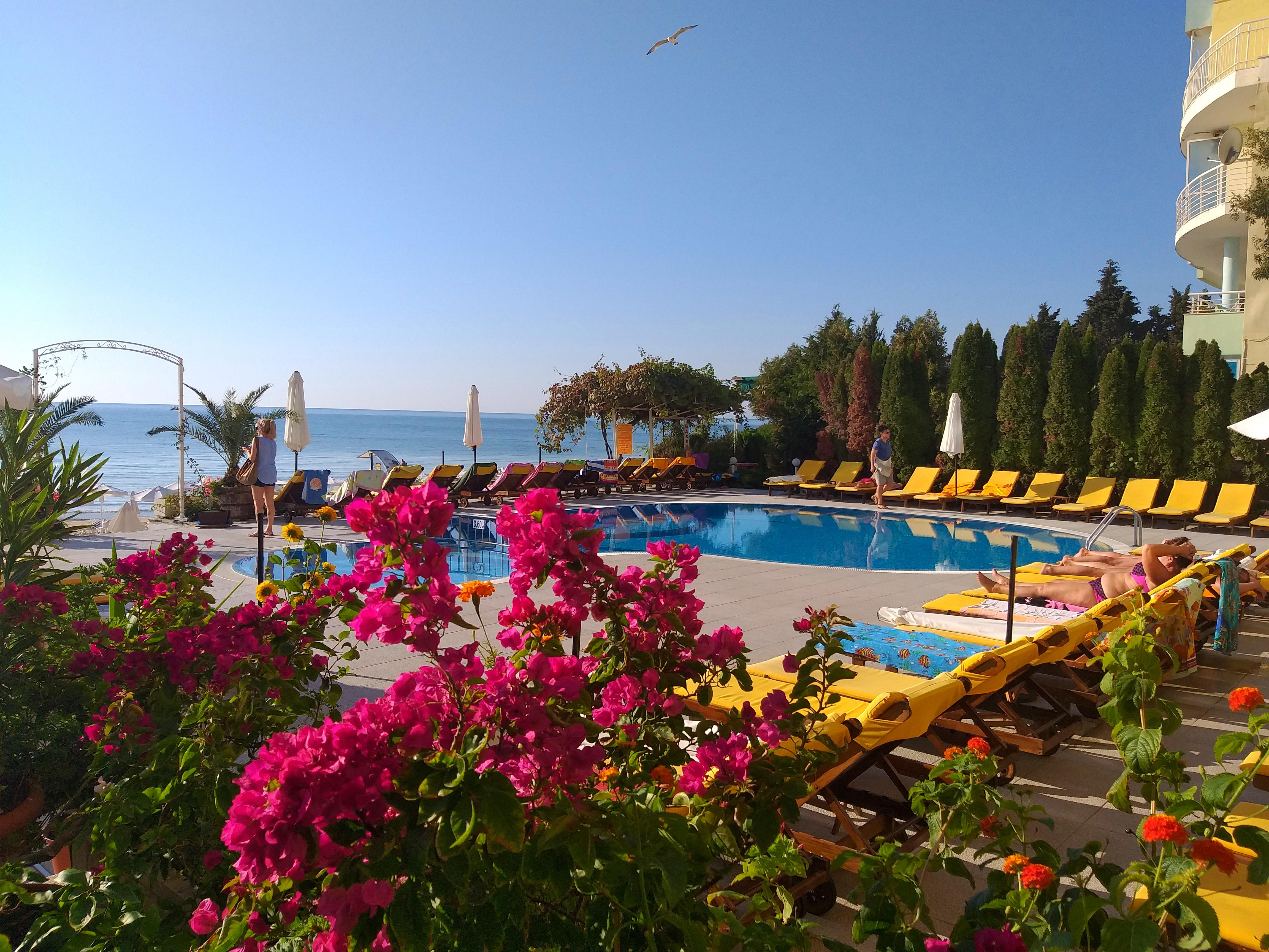 Aphrodite Beach Hotel Nesebar Bagian luar foto